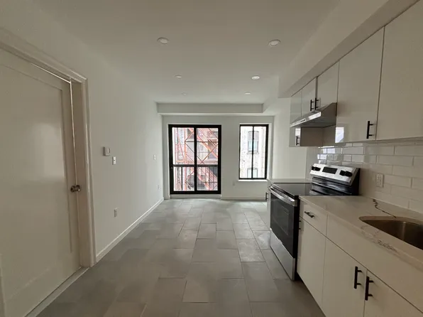 346 West 53rd Street image 2 of 7