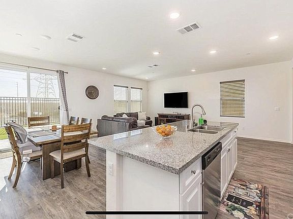 3rd image of 3056 E Arbor Ln