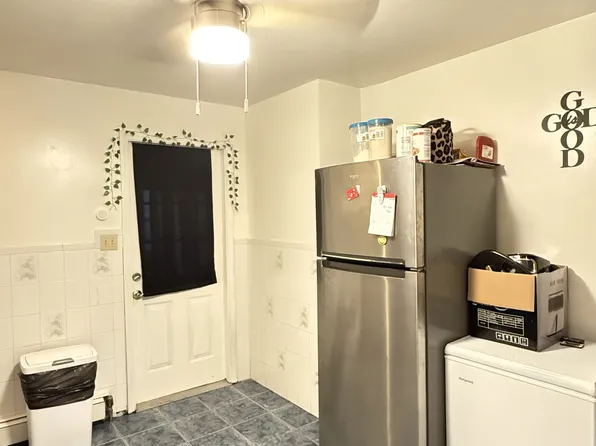 279 Ontario St #1, Albany, NY 12203