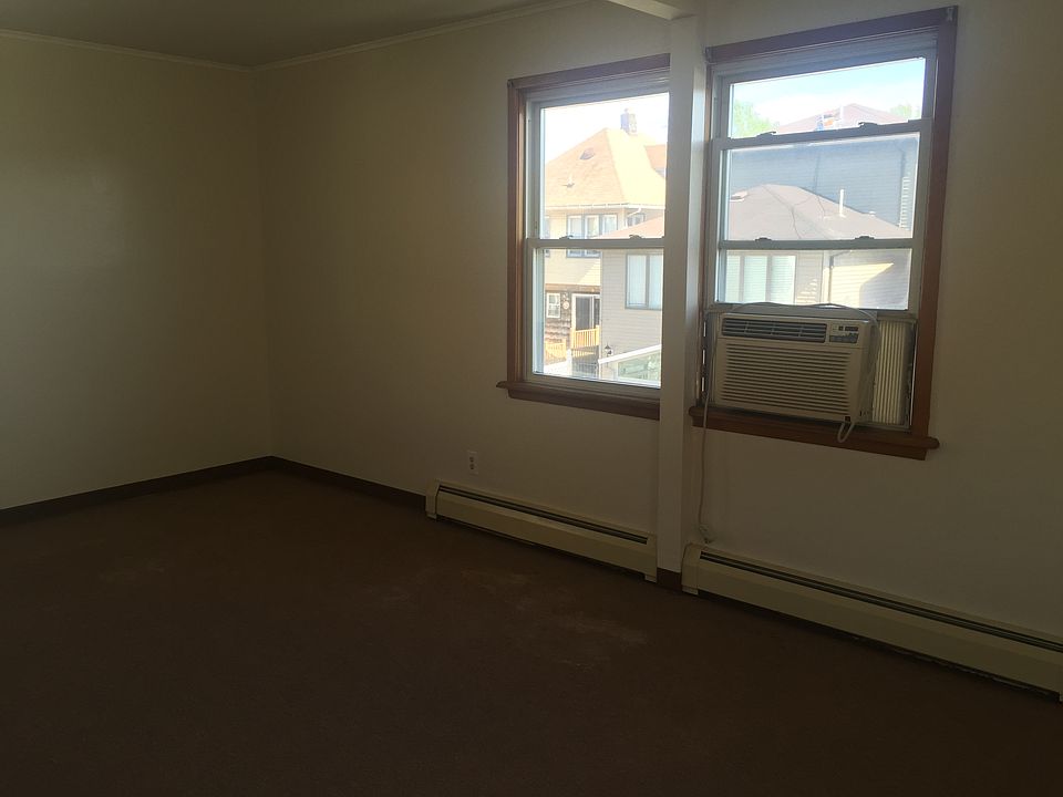1st image of 532 Linden Ave Floor 2