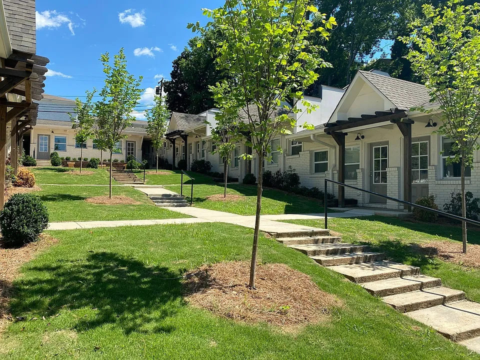 Clairmont Court Apartments