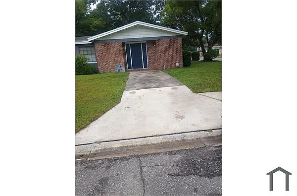 Building Photo - 4305 Bessie Cir W