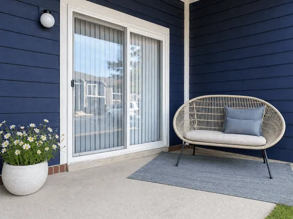 Crestview at Louisville Apartments