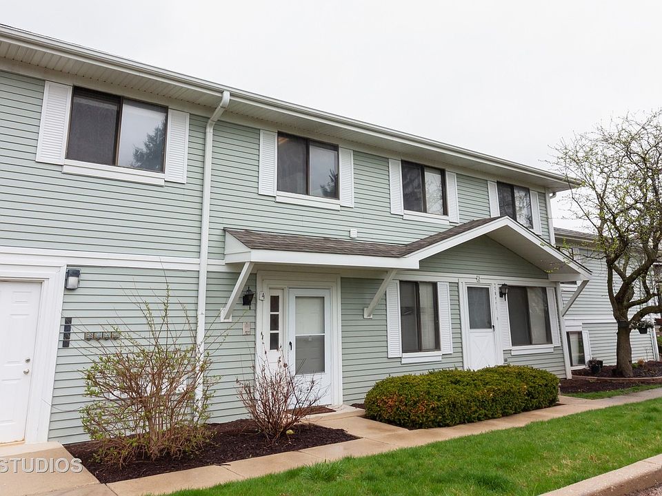 1st image of 2S771 Winchester Cir E #59-4