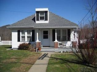 220 Easton Rd, Riegelsville, PA 18077