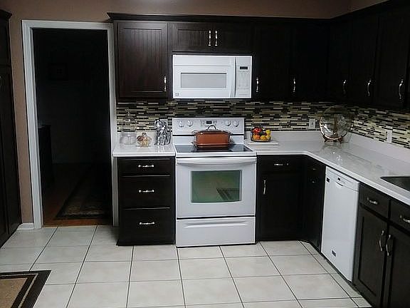 4th image of 3190 Christian Springs Dr