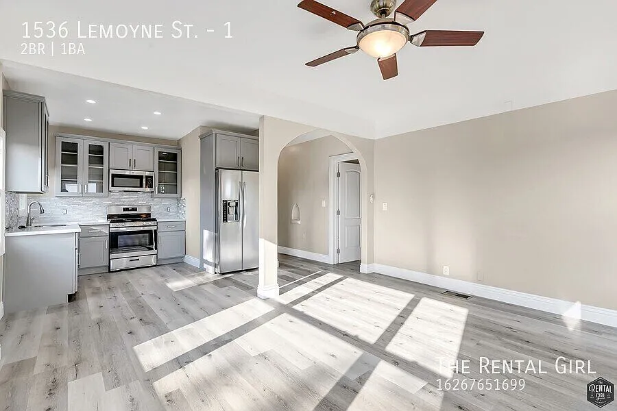 Charming And Bright 2 Bed/ 1 Bath 1930s Abode | Polished Hardwood Floors | Echo Park Neighborhood... — Photo 4