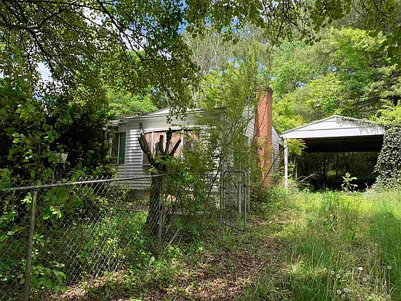 5th image of 3405 Hillcrest Dr