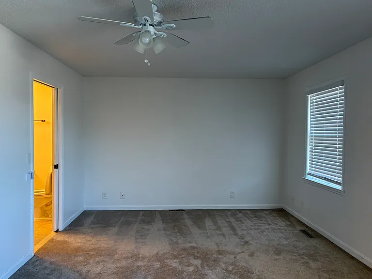 1410 Skyline Dr — Photo 6