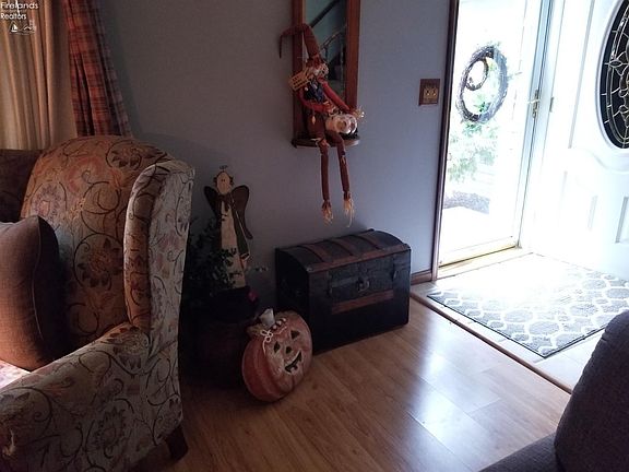 4th image of 720 Birchwood Dr