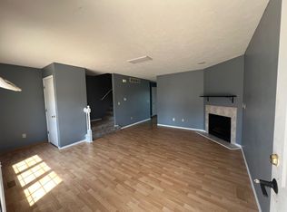 1 Andy Ct APT 8, Bloomington, IL 61704