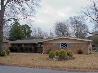 4 Meadowbrook Dr, Little Rock, AR 72205