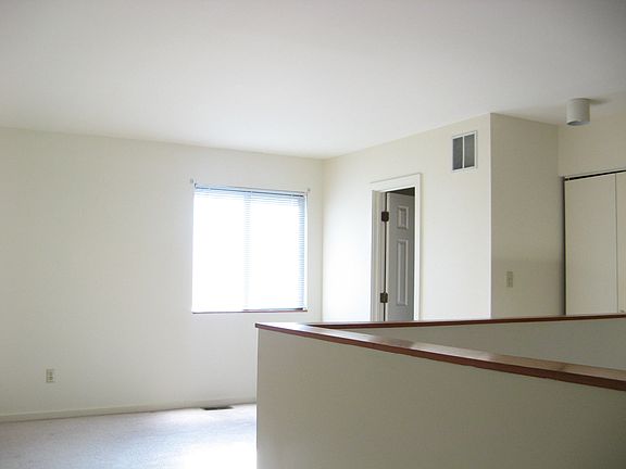 5th image of 1002 Linden Ave #1S310