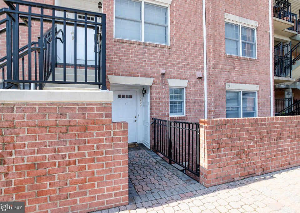 1st image of 6924 Fairfax Dr Unit 222