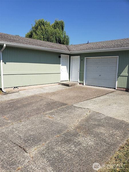 3rd image of 4720 Merlin Street