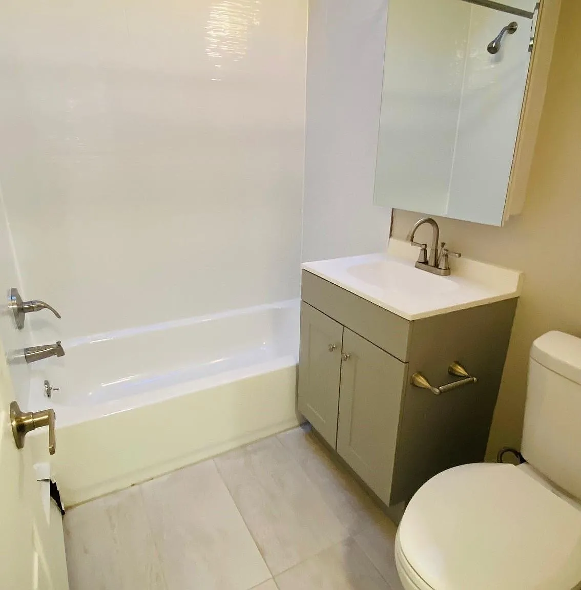 Karen Park Apartments — Photo 4