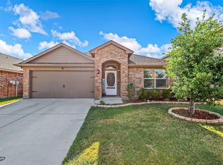 1120 Autumnwood Dr, Azle, TX 76020