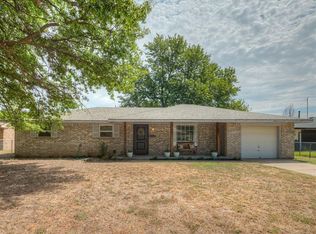 410 N Magnolia St, Crescent, OK 73028
