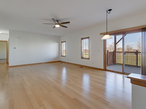 4th image of 8308 Auburn Ln
