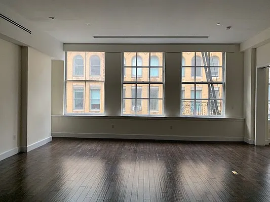 Rented by Salon Realty Corp | media 10