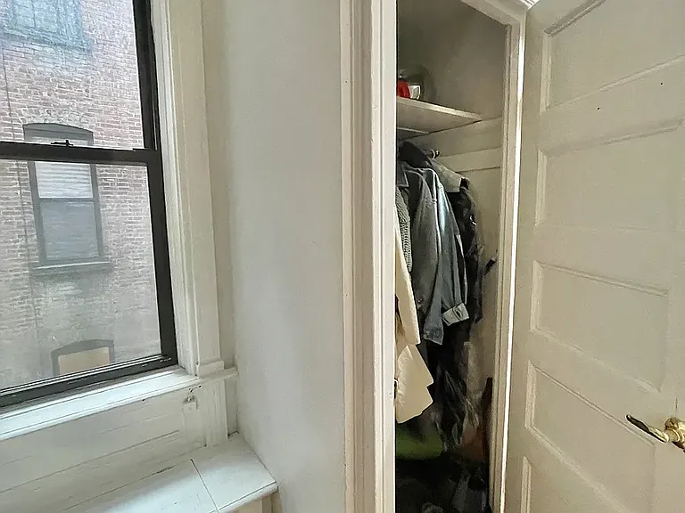 672 Park Pl #2R — Photo 18
