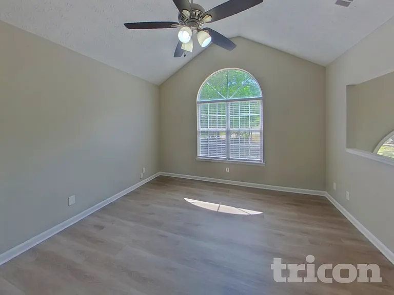 760 Country Lake Ct — Photo 4