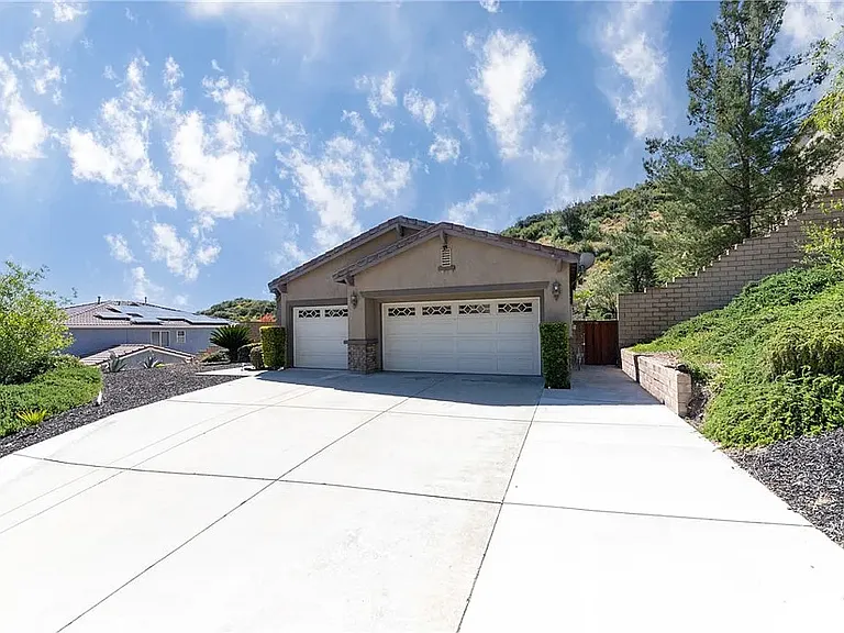 29248 Sandpiper Dr — Photo 1