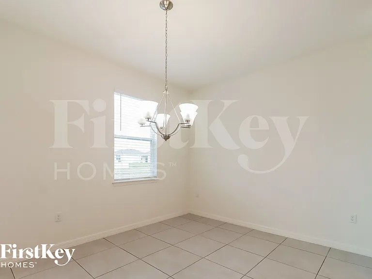 121 Windsor Reserve Dr — Photo 5