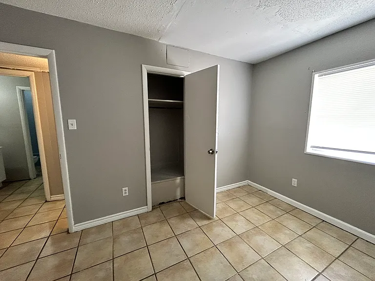1600 Brentwood Dr #105 — Photo 6