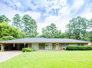 305 Westwood Dr, Troup, TX 75789