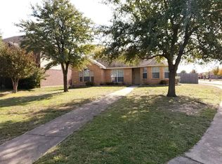 210 Garden Valley Ln, Red Oak, TX 75154
