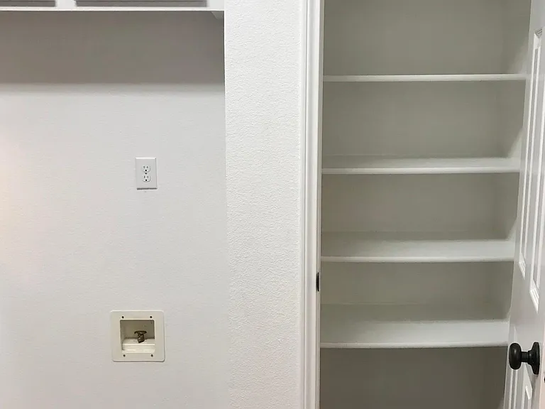 Kitchen pantry