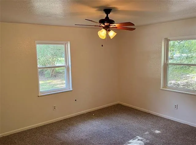 3 bed, 1.0 bath, 1722 sqft, $1,600 — Photo 4