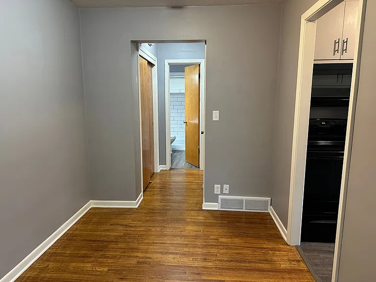 Homestead Apartments — Photo 8