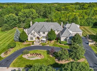 5 Leanda Ln, South Barrington, IL 60010