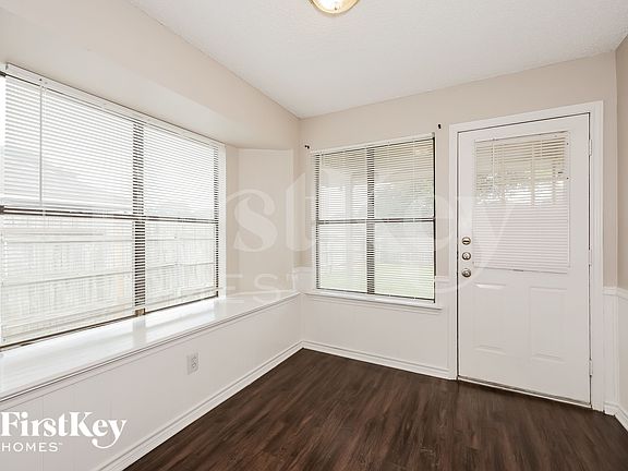 5th image of 1220 Mockingbird Ln