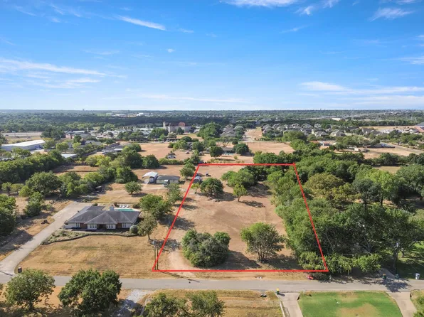 1022 Sherman Dr, Cedar Hill, TX 75104