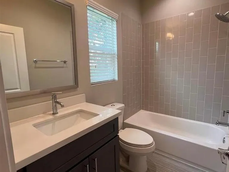 1224 Upton St — Photo 35
