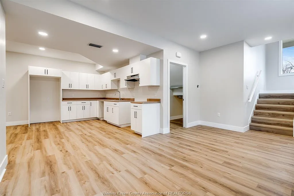 3 bed, $2,099 — Photo 3