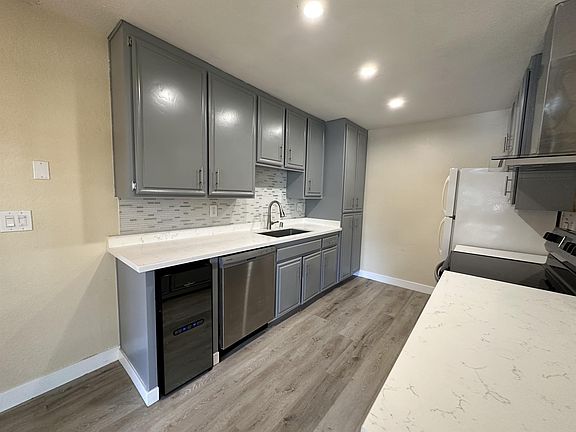 3rd image of 5045 Collwood Way Unit 30