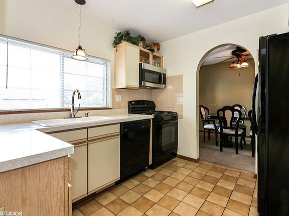 4th image of 1766 Mission Hills Dr