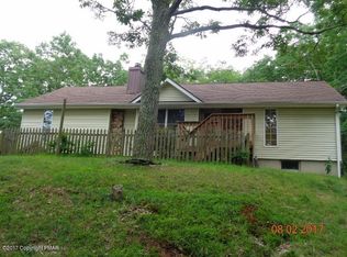 102 Bushkill Ln, Milford, PA 18337