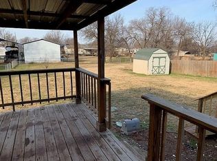 1096 S Maple St, Ninnekah, OK 73067