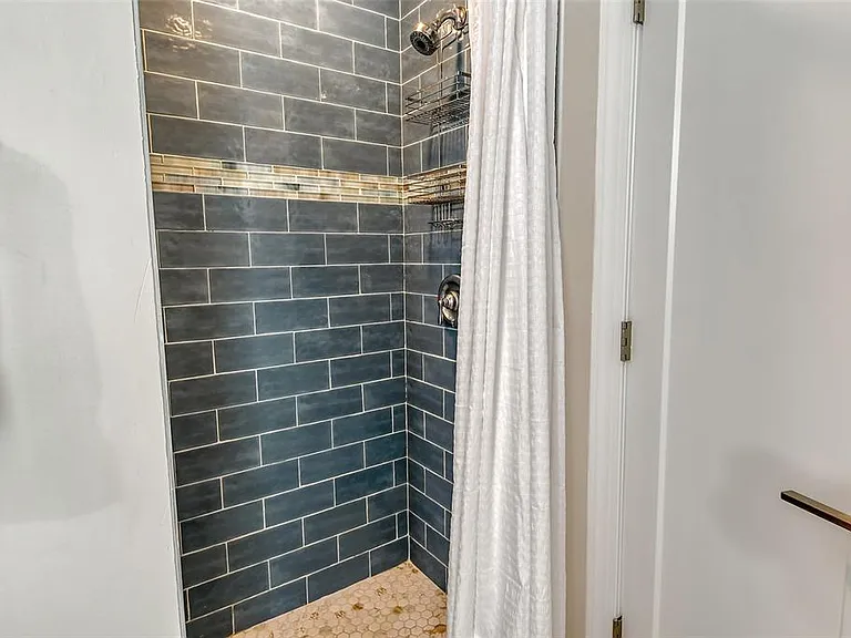 4852 Featherbed Ln — Photo 40