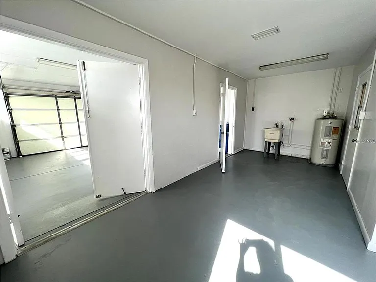 912 La Jolla Ave — Photo 30