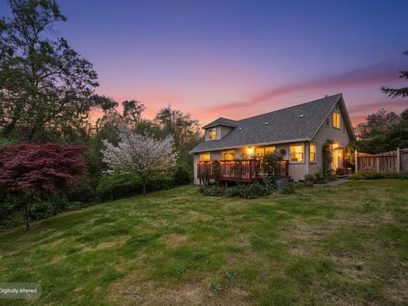 942 Elizabeth Barcus Way, Fortuna, CA 95540