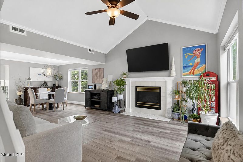 3rd image of 76 Skylark Drive