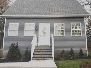 15 Canary Rd, Rocky Point, NY 11778