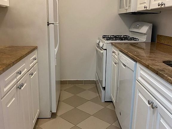 4th image of 420 E 80th St APT 3J