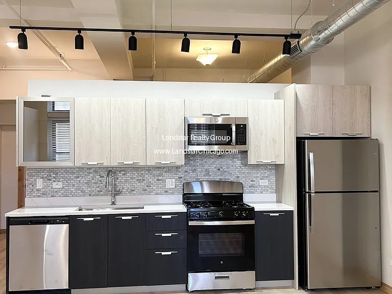 4611 S Ellis Ave #105 — Photo 3